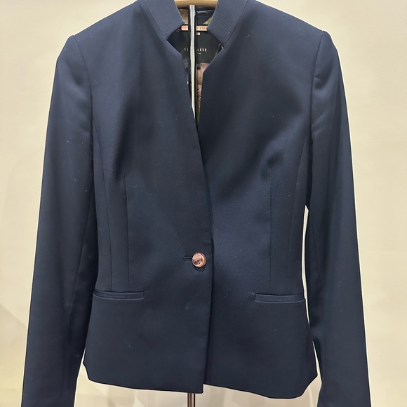 Elegant Ted Baker Navy Women's Blazer - Picture 2 of 4